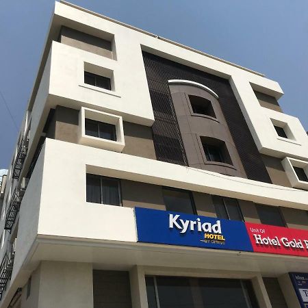 Kyriad Hotel Solapur By Othpl Exteriör bild