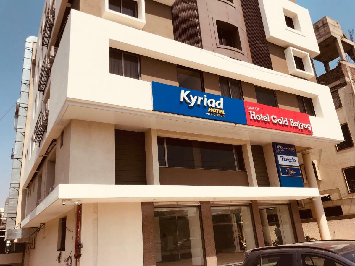 Kyriad Hotel Solapur By Othpl Exteriör bild