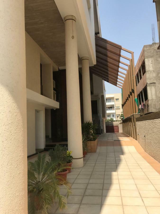 Kyriad Hotel Solapur By Othpl Exteriör bild