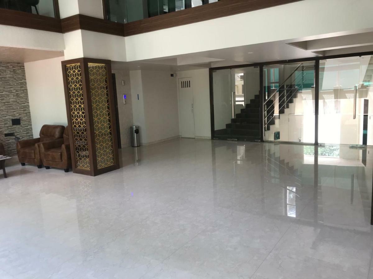 Kyriad Hotel Solapur By Othpl Exteriör bild