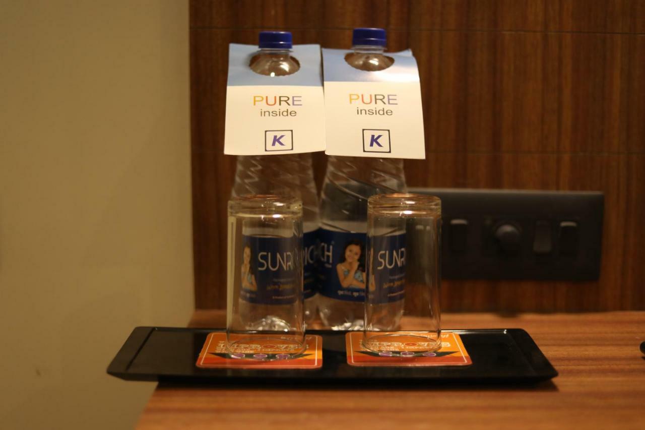 Kyriad Hotel Solapur By Othpl Exteriör bild