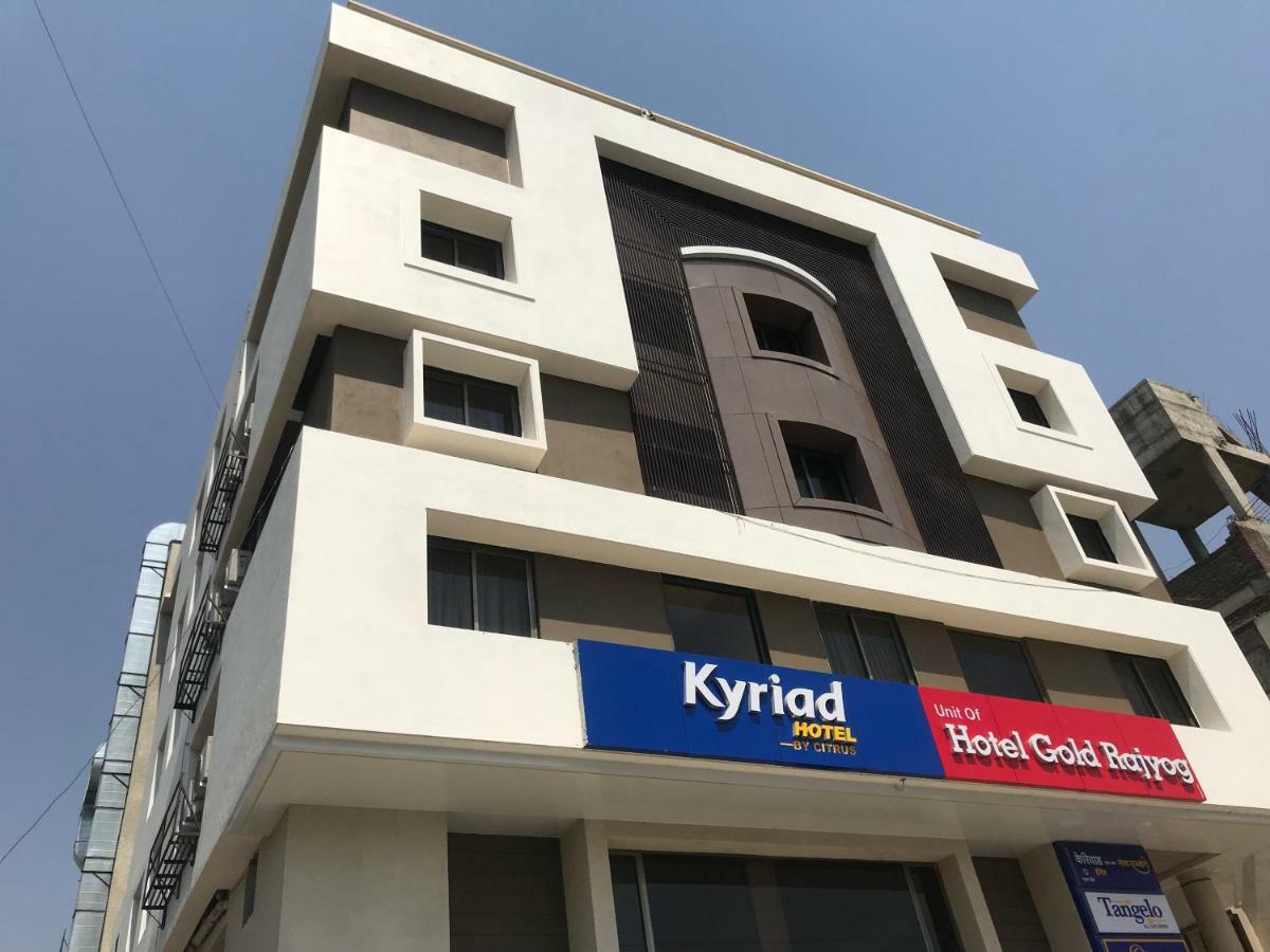 Kyriad Hotel Solapur By Othpl Exteriör bild