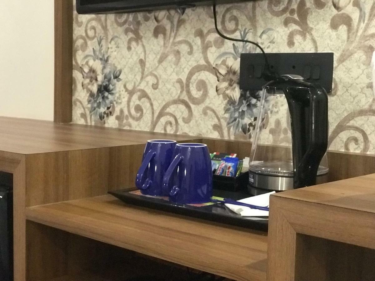 Kyriad Hotel Solapur By Othpl Exteriör bild